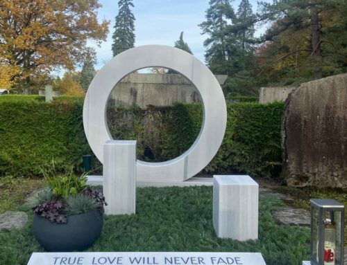 Grabgestaltung in Marmor